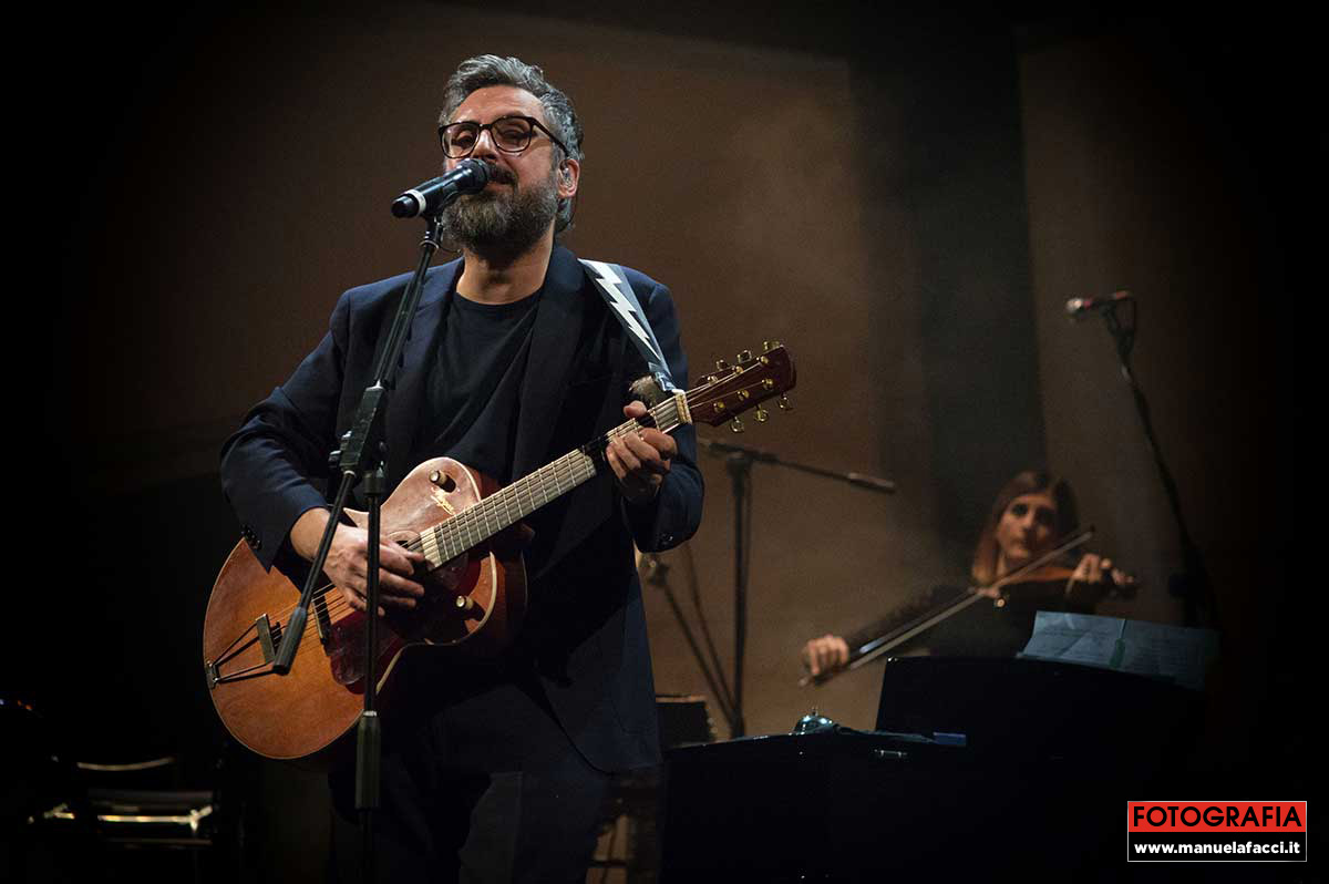 Brunori-Sas-a-teatro-01