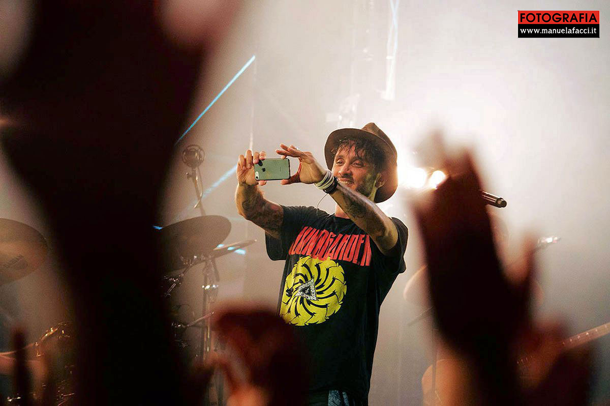 fabrizio-moro-pace-live-tour-13