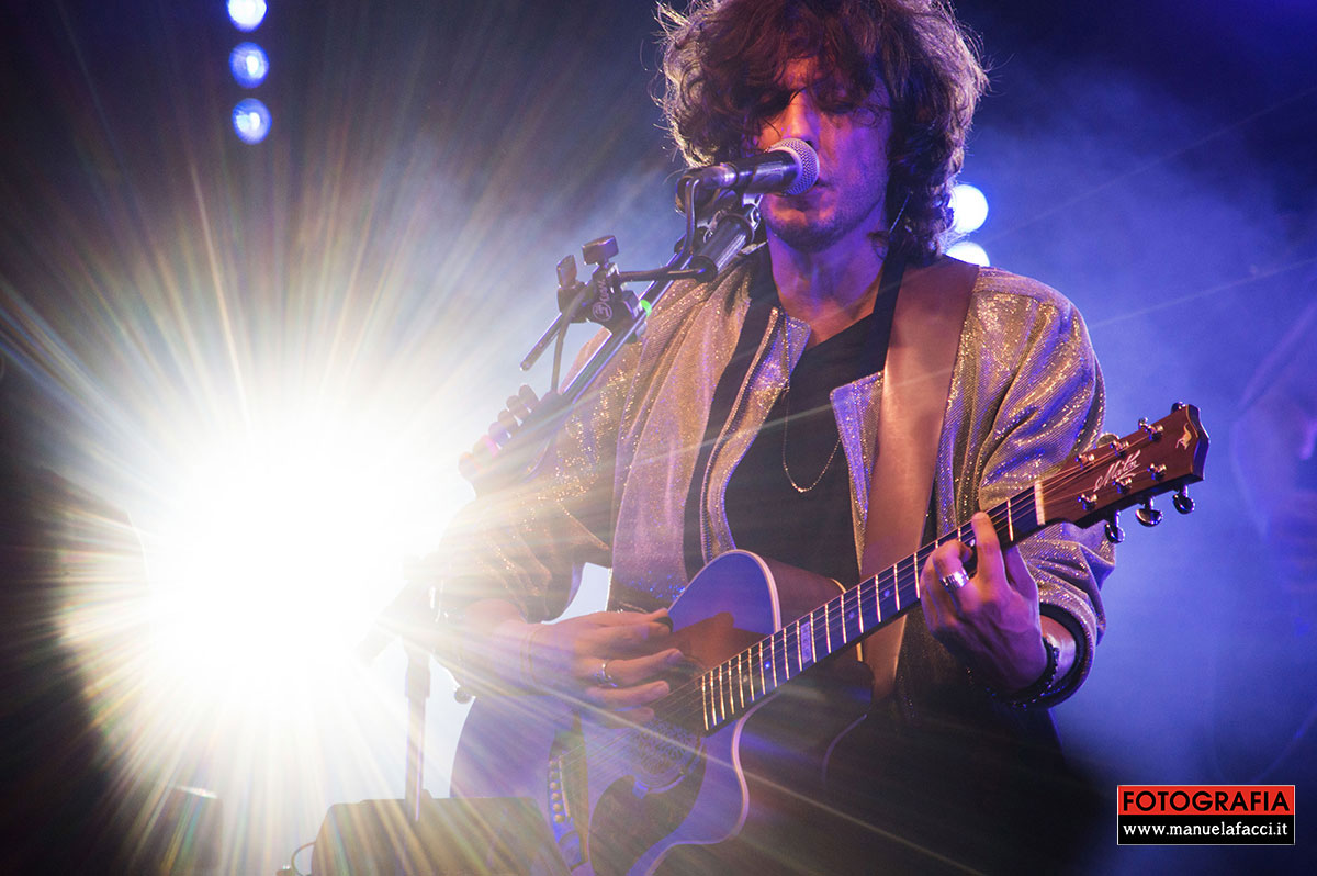 ermal-meta-non-abbiamo-armi-tour-2018-09