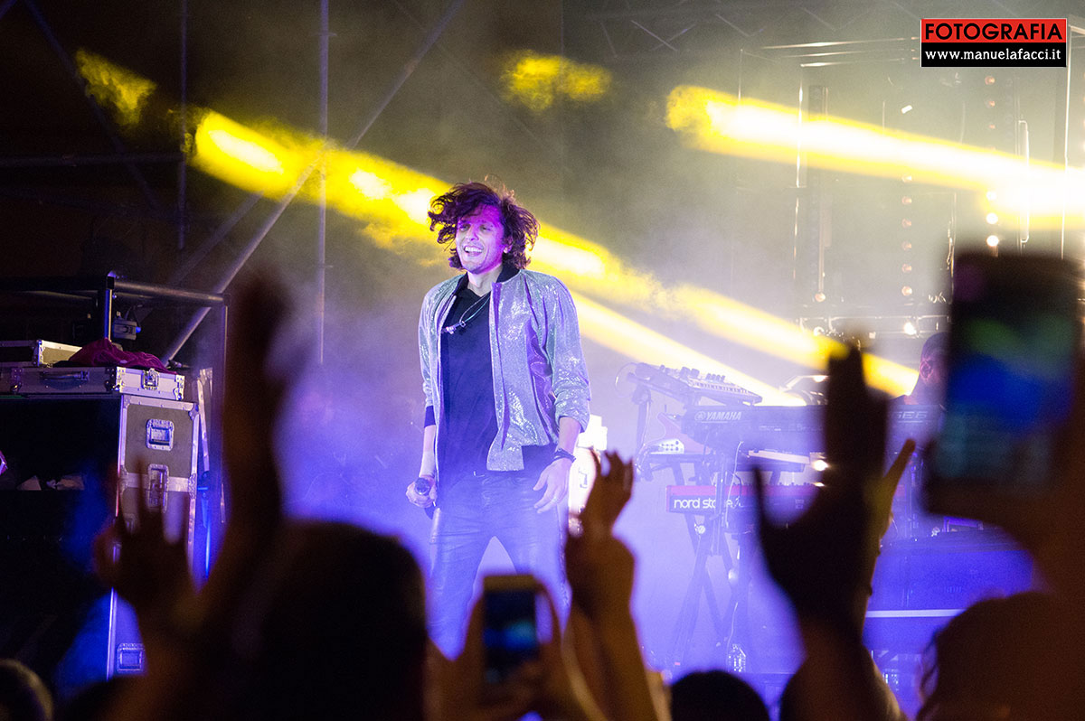 ermal-meta-non-abbiamo-armi-tour-2018-12