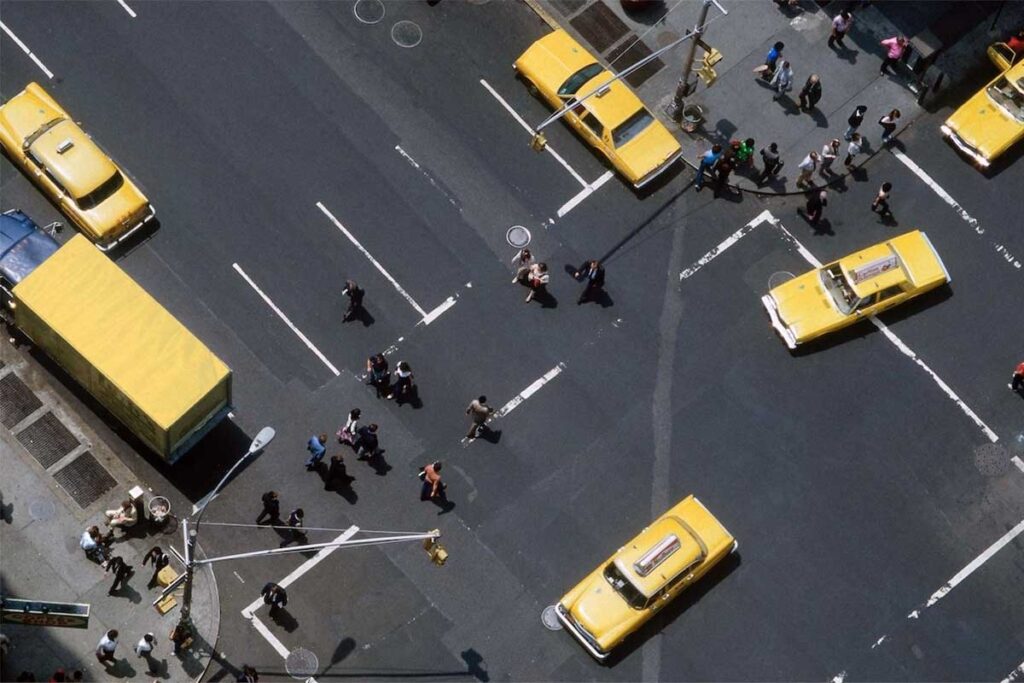 franco-fontana-07-new-york-taxi