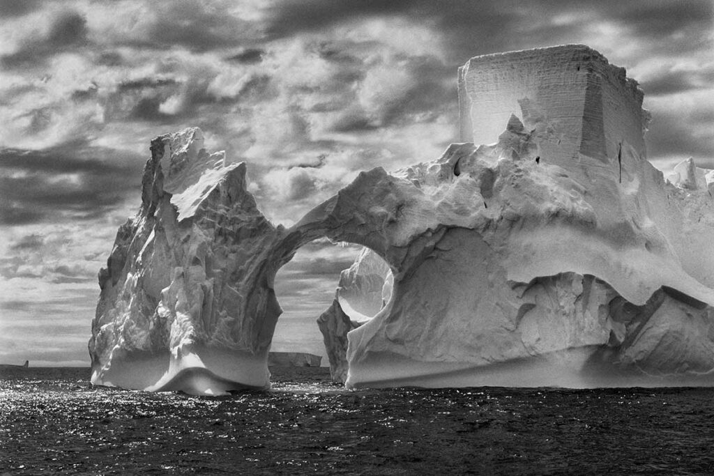 sebastiao-salgado-04-iceberg