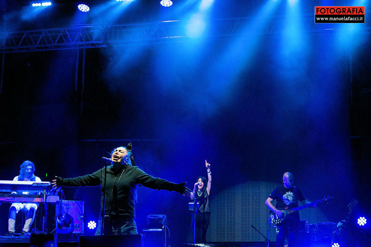 loredana-bertè-manifesto-summer-tour-2022-04