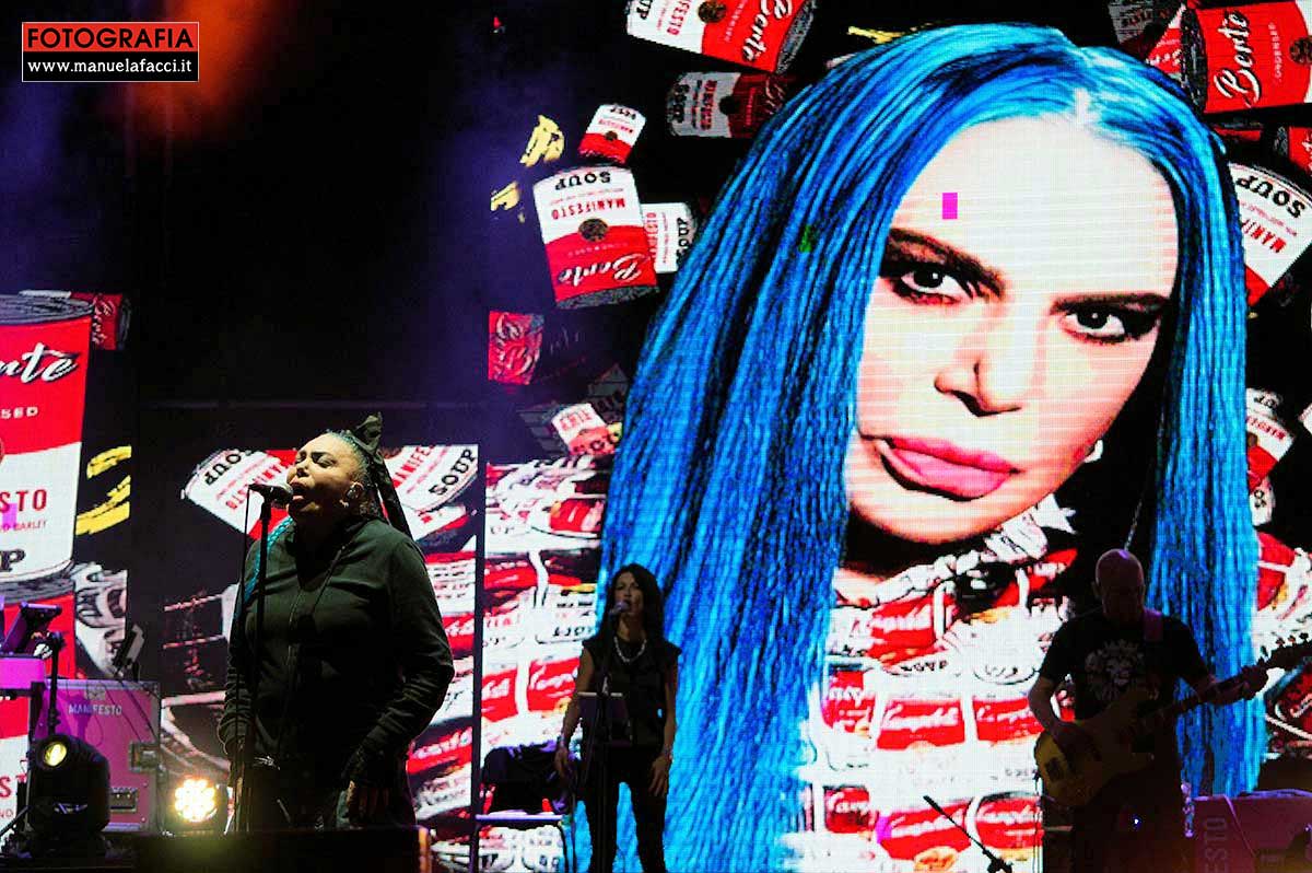 loredana-bertè-manifesto-summer-tour-2022-08