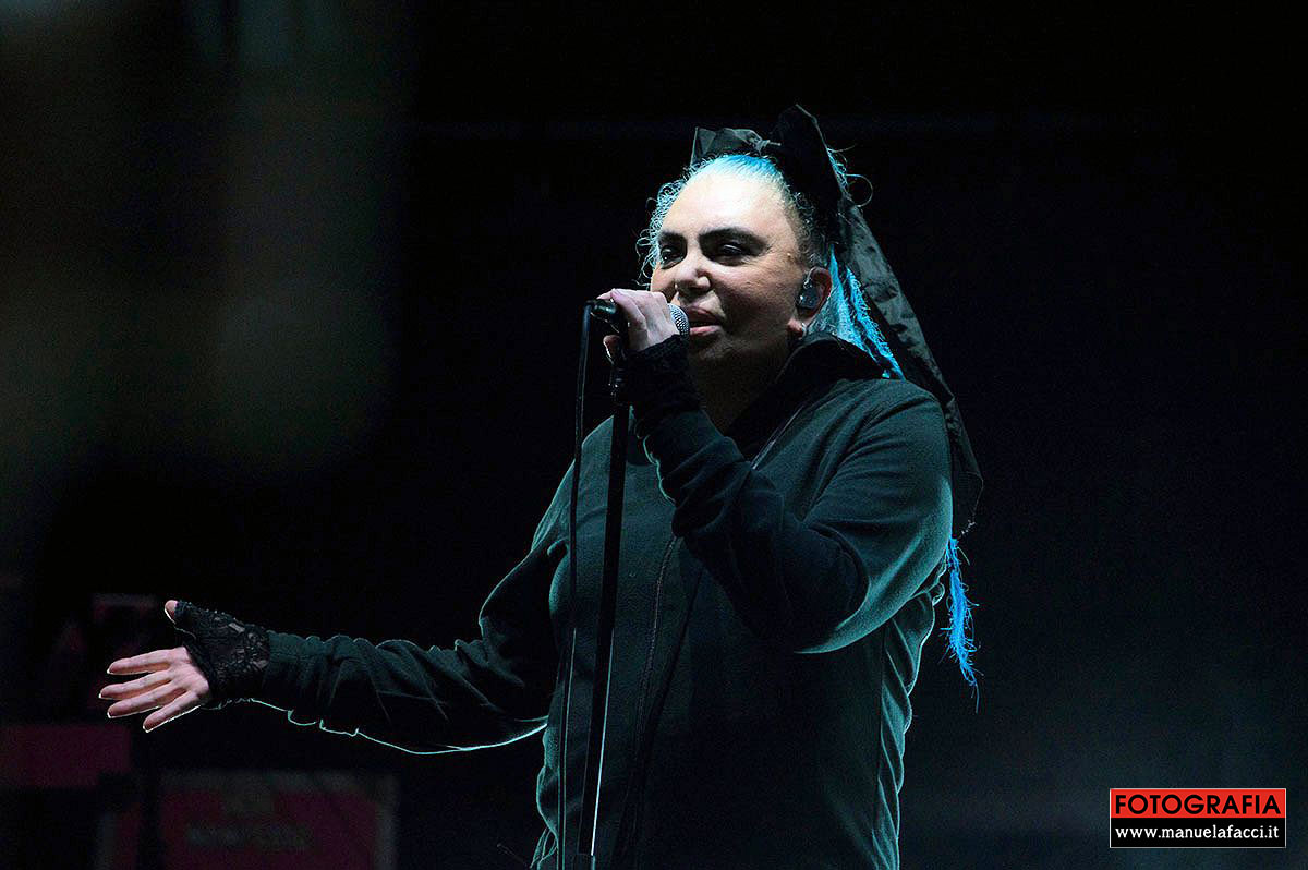 loredana-bertè-manifesto-summer-tour-2022-09