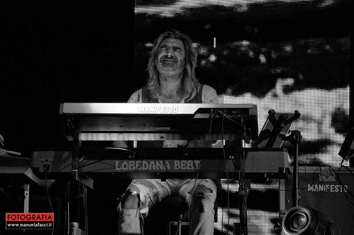 loredana-bertè-manifesto-summer-tour-2022-17