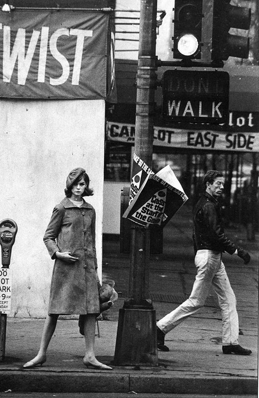 Jean-Shrimpton-New York-1962-fotografia-di-David Bailey-Vogue-America-aprile 1962.-Museo-n.-PH.147-1983-Victoria and Al