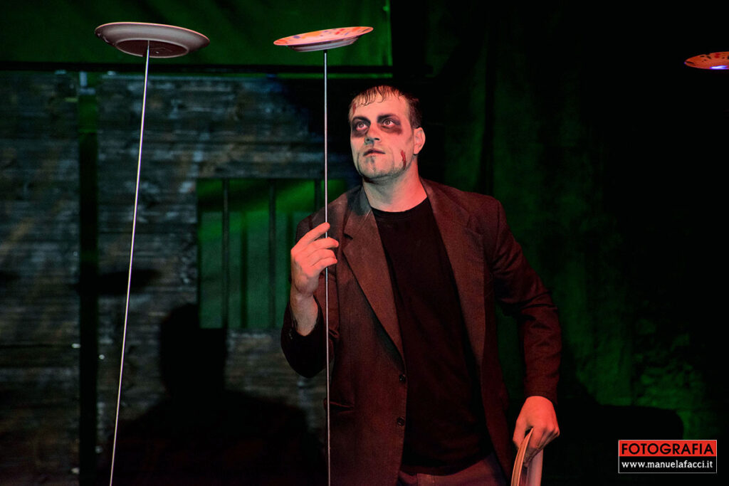 Paranormal-Circus-21