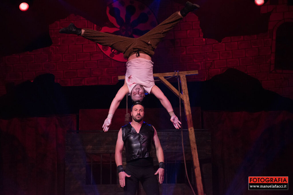 Paranormal-Circus-44