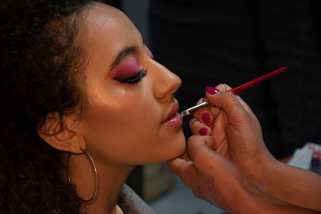 backstage-yasmiene-hassid-01