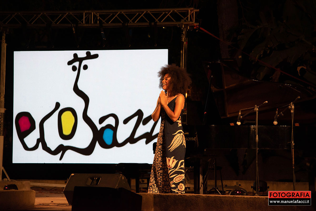 jany-mcpherson-a-long-way-tour-2024-14