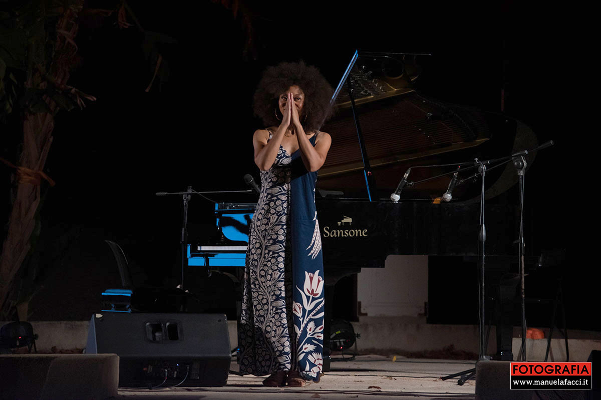 jany-mcpherson-a-long-way-tour-2024-15