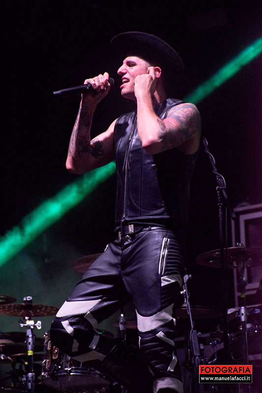 achille-lauro-a-rave-before-l-iliade-tour-2024-20