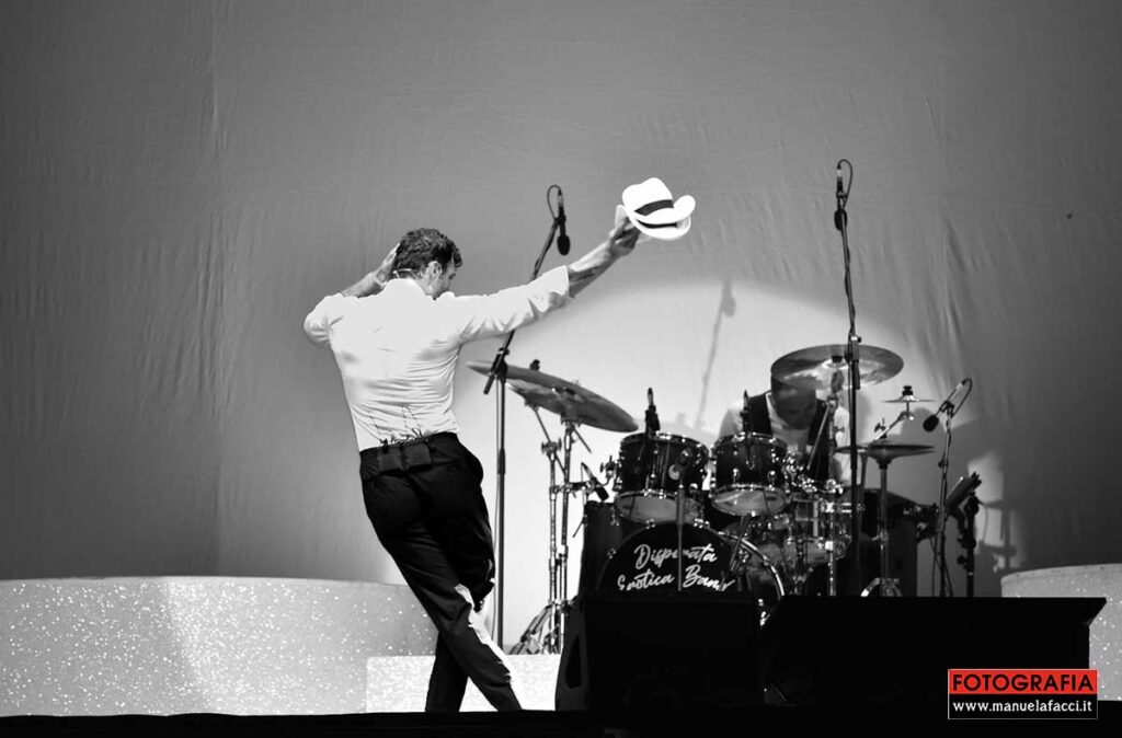 stefano-de-martino-meglio-stasera-tour-2025-018